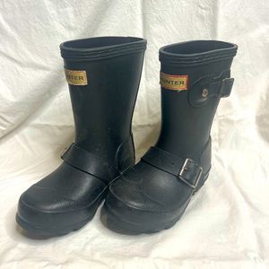 Size 8 Hunter rain boots
